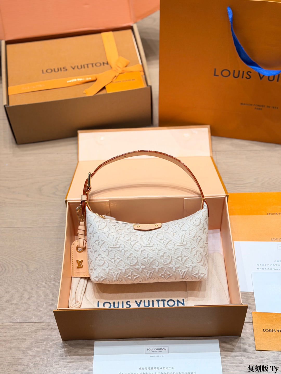LV Monogram Handbag Monogram Canvas Detachable Strap 3